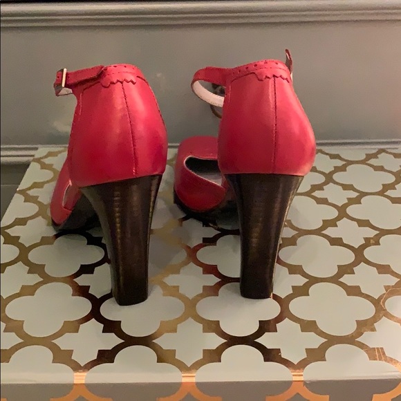 BCBG red heels - Picture 3 of 7